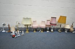 A SELECTION OF VARIOUS TABLE LAMPS, of various materials and styles, to include a brass four