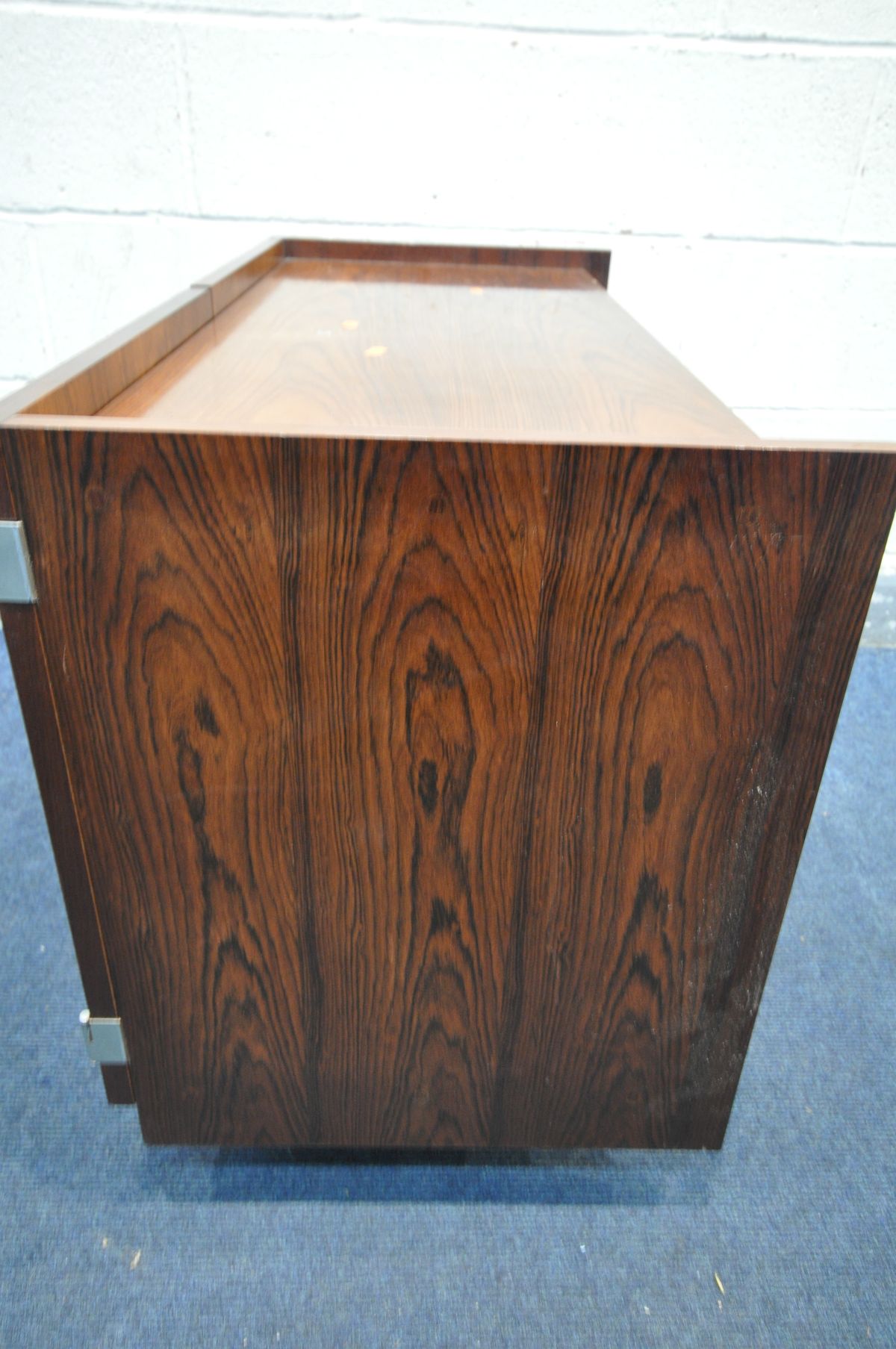 A DANISH 1960'S/70'S ROSEWOOD ROLLING TWO DOOR CABINET, unlabelled, width 91cm x depth 44cm x height - Image 2 of 4