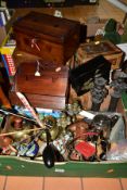 A BOX AND LOOSE METALWARES, TREEN AND SUNDRY ITEMS, to include a small hanging letter rack, assorted