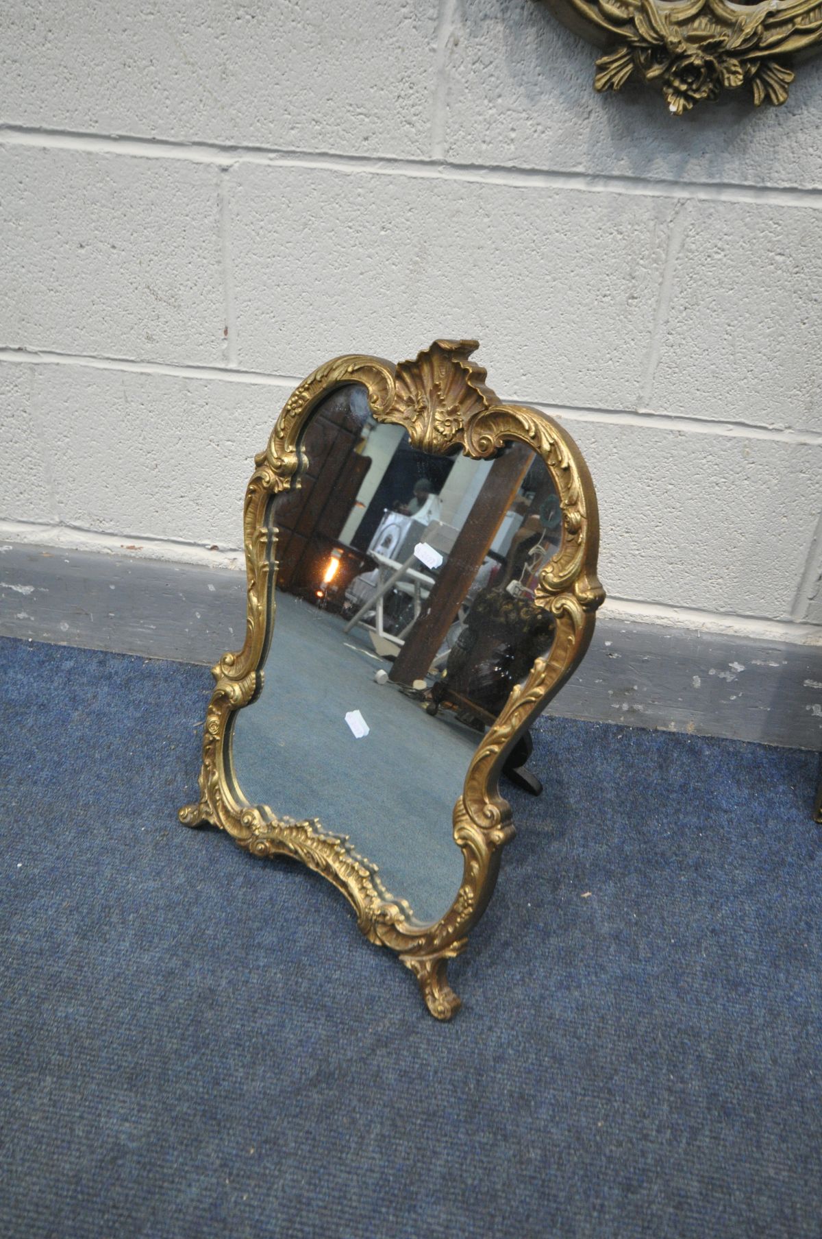 FOUR VARIOUS GILT FRAMED MIRRORS, to include an oval rococo style wall mirror, two other wall - Image 3 of 3