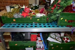 FIVE BOXES AND LOOSE CHRISTMAS DECORATIONS, mainly late twentieth century and contemporary items, to