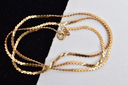 A YELLOW METAL CHAIN, 'S' link chain, fitted with a spring clasp, stamped 750, also stamped with a