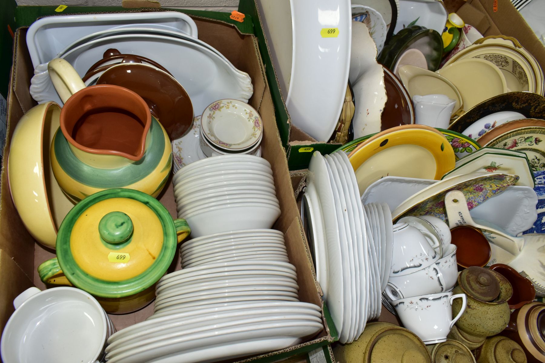 FIVE BOXES OF CERAMICS, including twenty-nine pieces of Royal Worcester 'Sutton' pattern dinner - Image 4 of 4