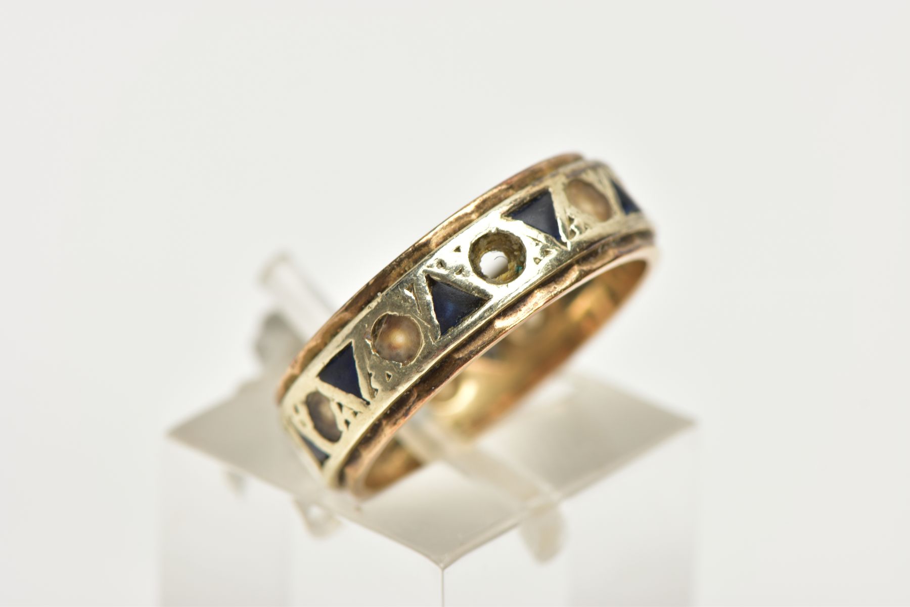 A 9CT GOLD FULL ETERNITY RING, set with blue triangular cut paste and colourless circular cut - Image 4 of 4