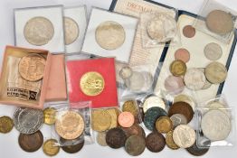 A PLASTIC BOX CONTAINING A FEW MIXED COINS, to include 5 x five-pound coins, a 1937 five-mark coin