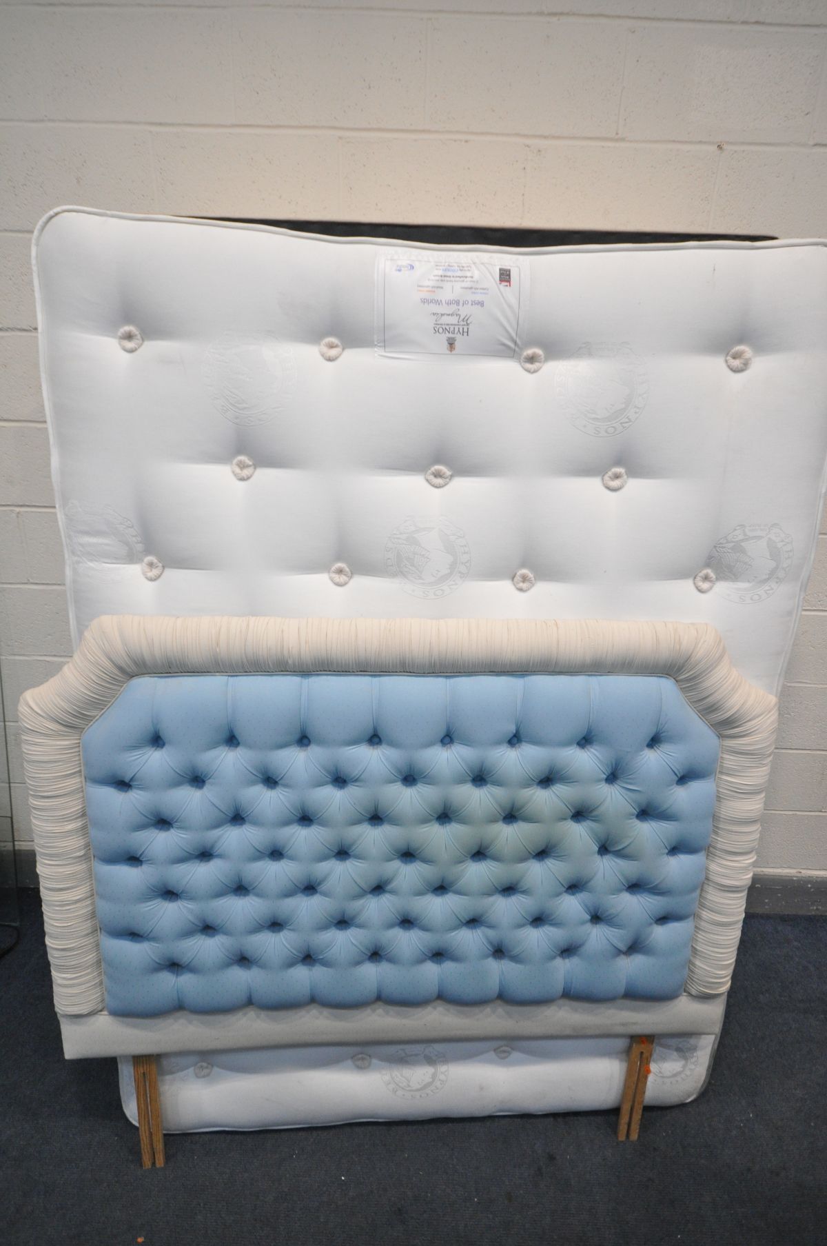 A 4FT6 DIVAN BED AND HYPNOS 'BEST OF BOTH WORLDS' MATTRESS, and a buttoned headboard - Image 2 of 3