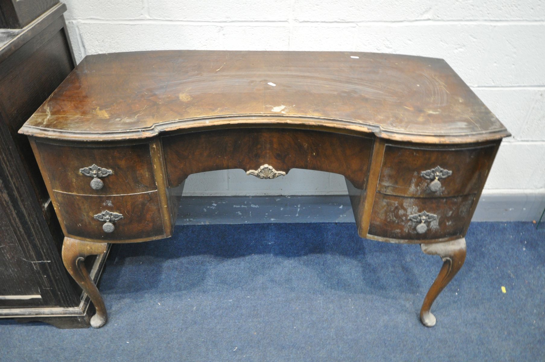 AN OAK COURT CUPBOARD, with an arrangement of cupboard doors and drawers, width 141cm x depth 47cm x - Image 4 of 4