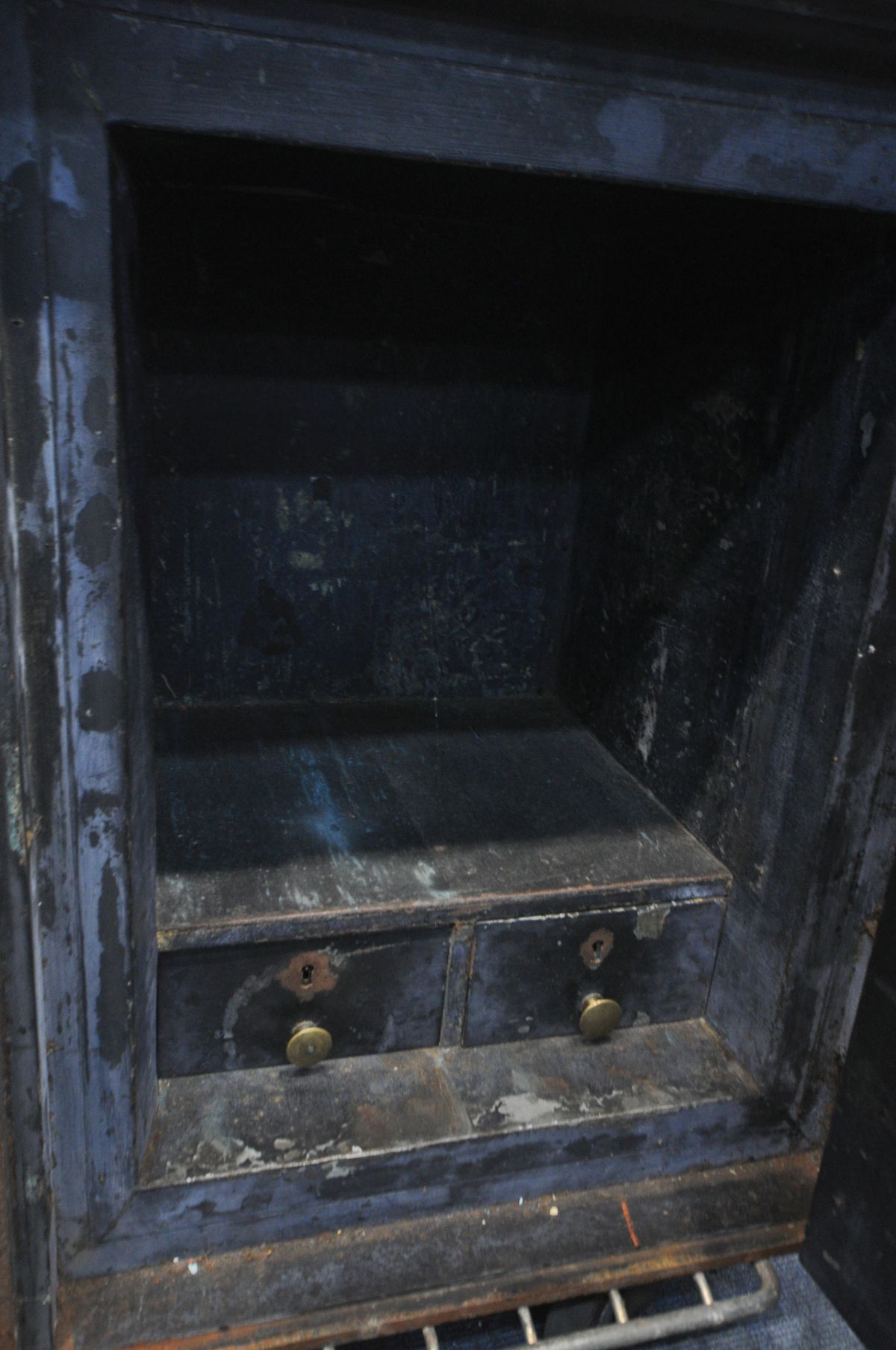 A 19TH CENTURY CAST IRON SAFE, made by Milner's Patent, later partially brown overpainted, brass - Image 6 of 6