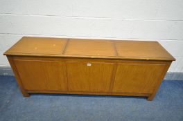 A LONG LATE 20TH CENTURY SCUMBLED PINE BLANKET CHEST, length 155cm x depth 39cm x height 61cm