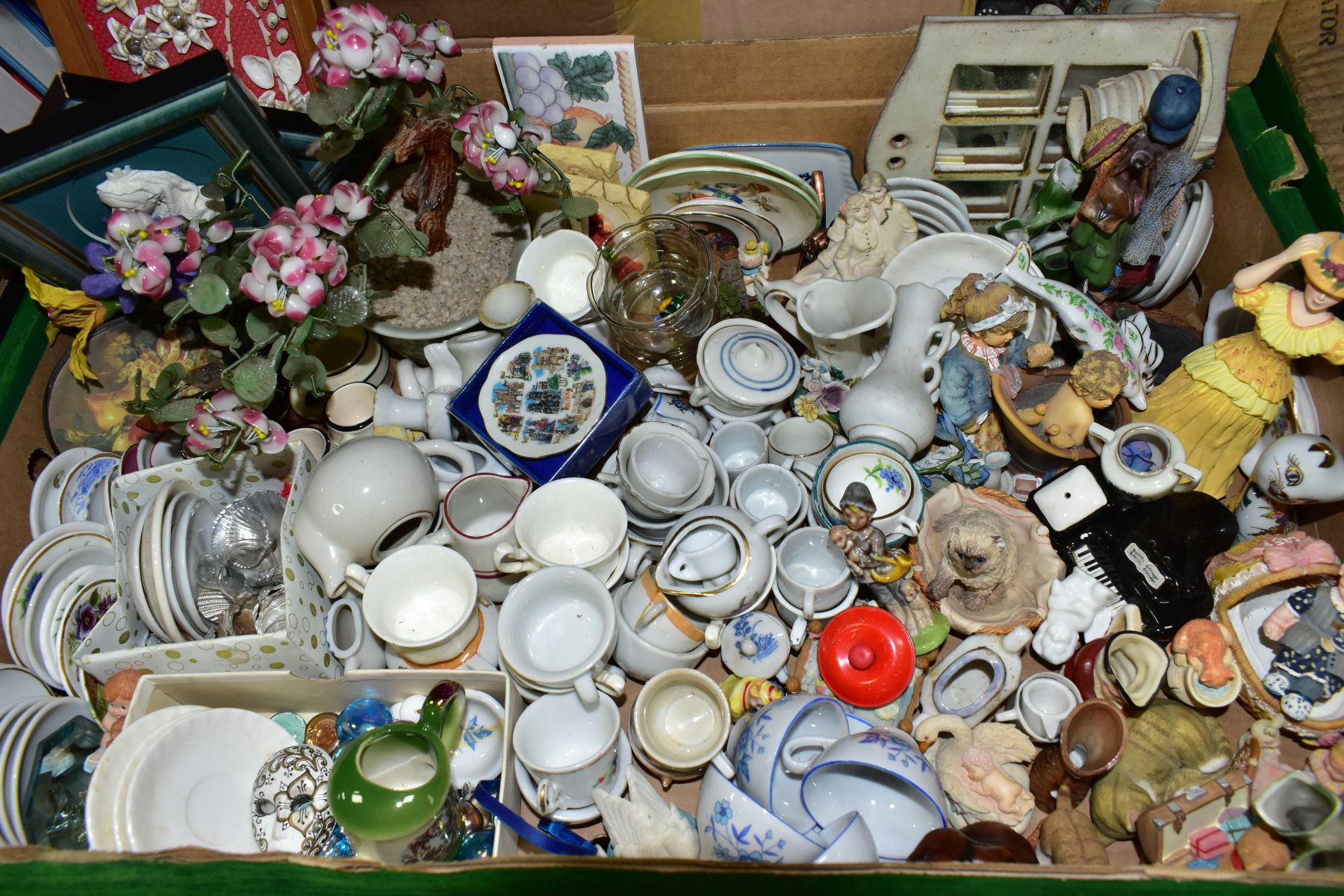 THREE BOXES OF MINIATURE CERAMICS, SMALL PICTURE FRAMES, ORNAMENTS AND SUNDRY ITEMS, to include a - Image 2 of 6