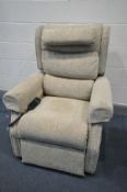 AN BEIGE UPHOLSTERED ELECTRIC RISE AND RECLINE ARMCHAIR (PAT pass and working)