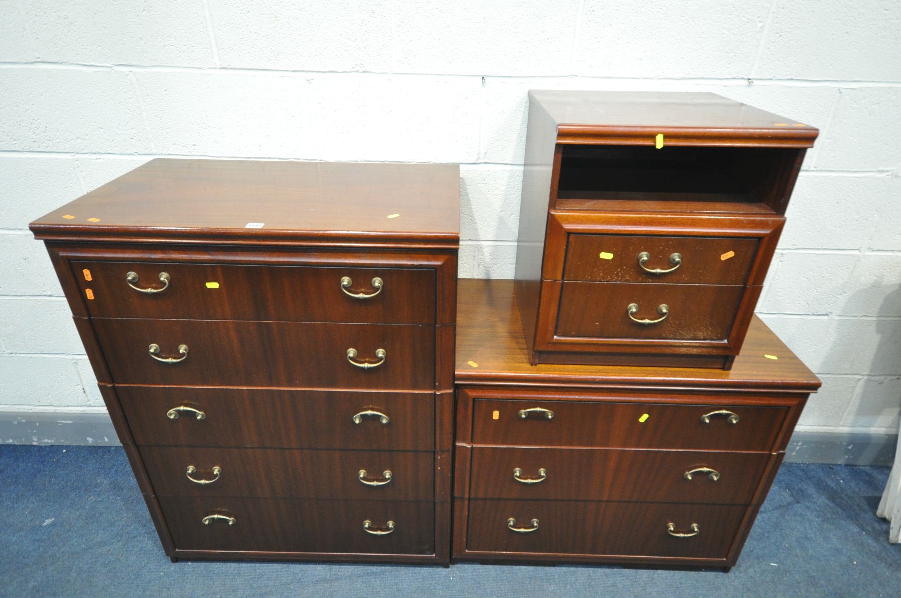 A MAHOGANY BEDROOM SUITE, to include a chest of five drawers, width 83cm x depth 50cm x height