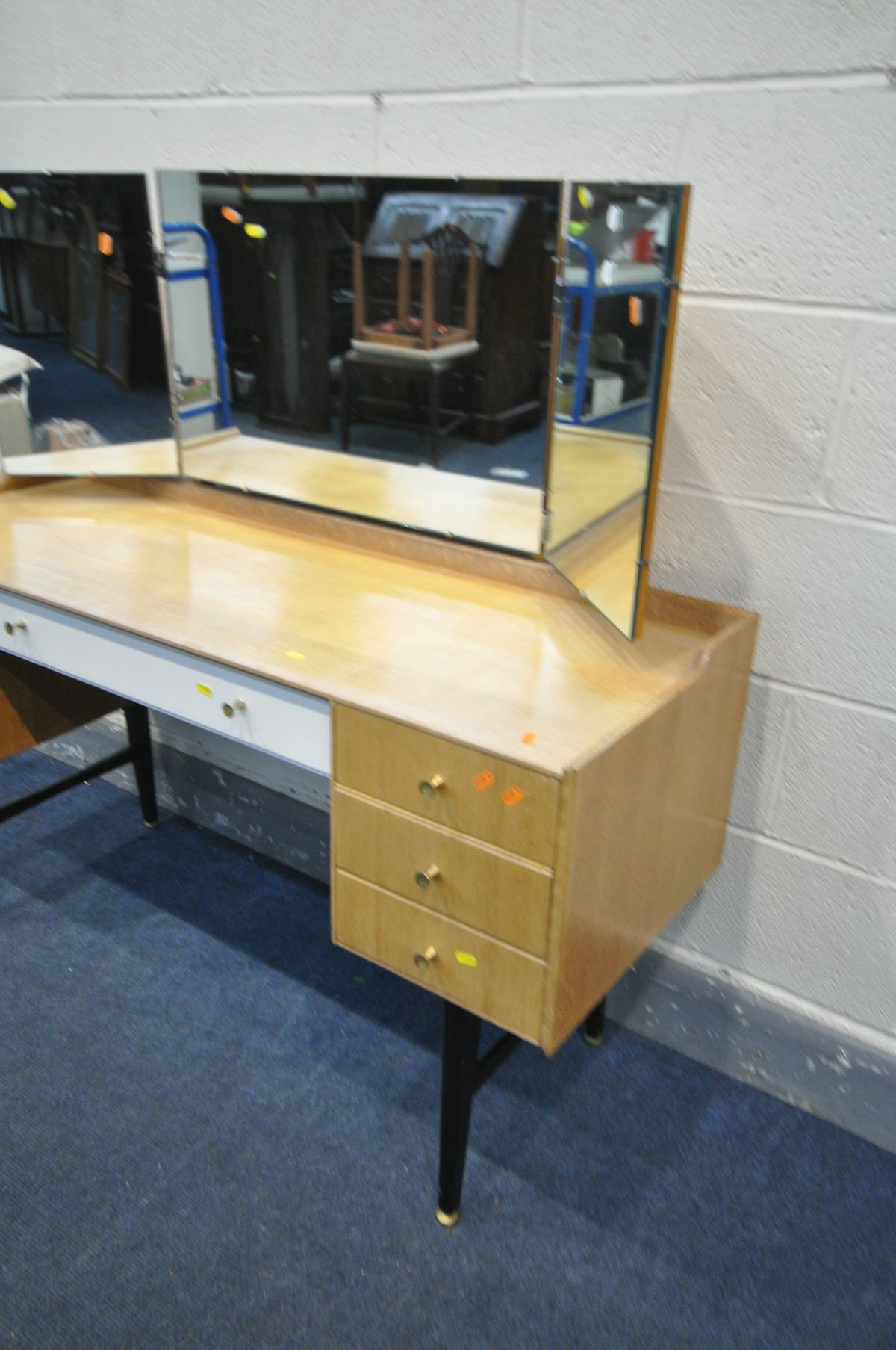 A SMALL GEORGIAN MAHOGANY BOW FRONT CHEST OF THREE DRAWERS, width 62cm x depth 49cm x height 70cm ( - Image 5 of 5