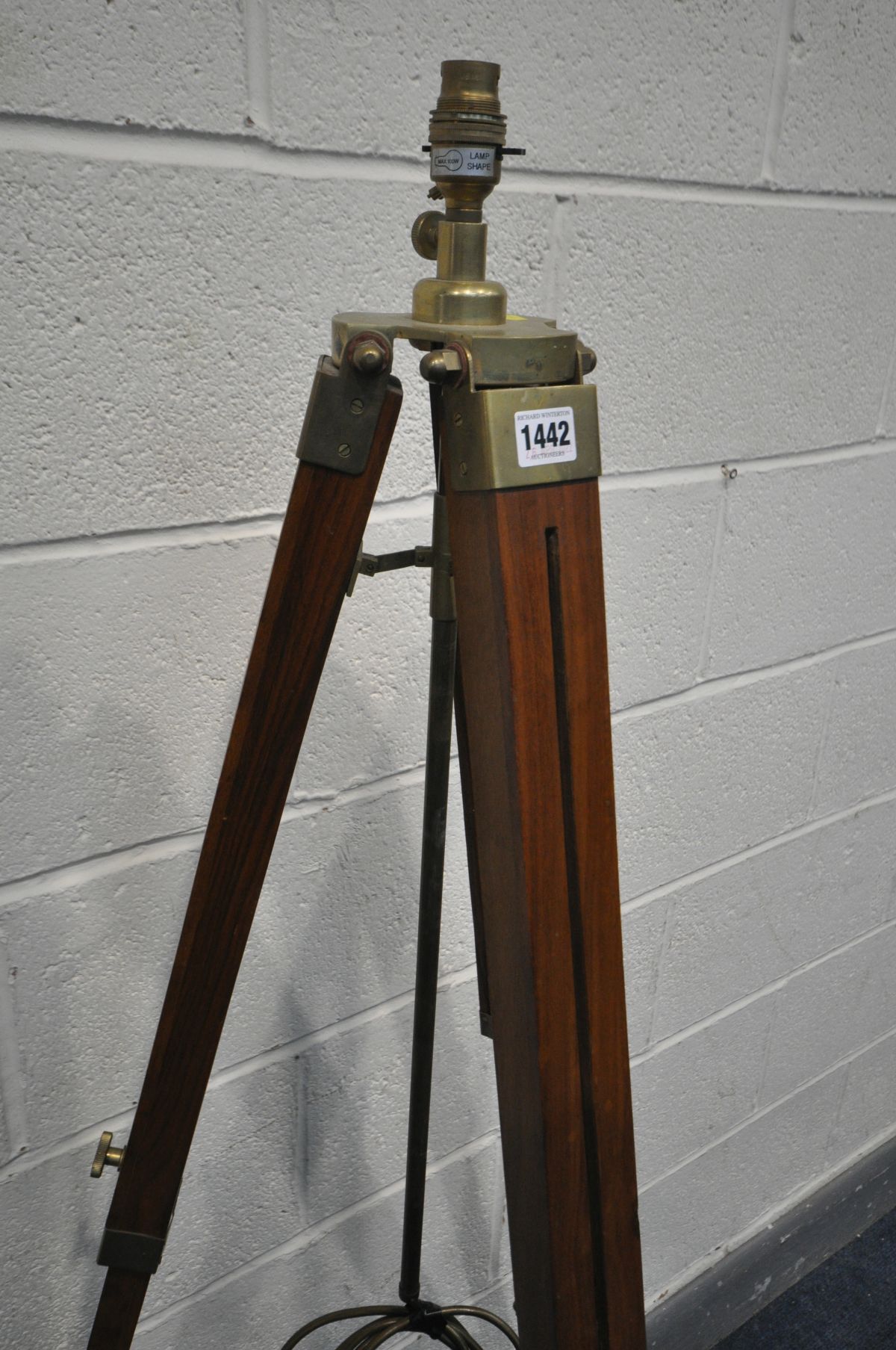 A HARDWOOD AND BRASS ADJUSTABLE TRIPOD STANDARD LAMP, max height 155cm - Image 2 of 4