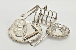 A SELECTION OF SILVER ITEMS, to include a small toast rack hallmarked 'Frank Cobb & Co Ltd'