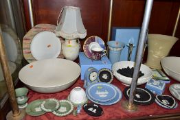 A COLLECTION OF WEDGWOOD CERAMICS AND METALWARES, including a boxed pair of stainless steel Capri