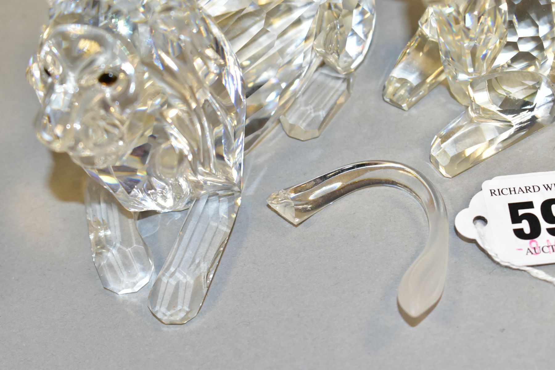 A SWAROVSKI CRYSTAL LION AND KUDU, Swarovski Crystal Club members pieces from the Inspiration Africa - Image 2 of 4