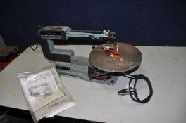 A DELTA 40-560 SCROLL SAW with 2 speeds, 16in mouth ( PAT pass and working)