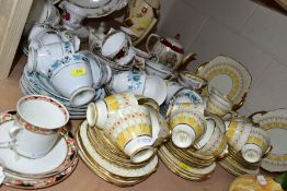 A QUANTITY OF ASSORTED 19TH AND 20TH CENTURY TEA AND DINNERWARE, ETC, including a Royal Stafford