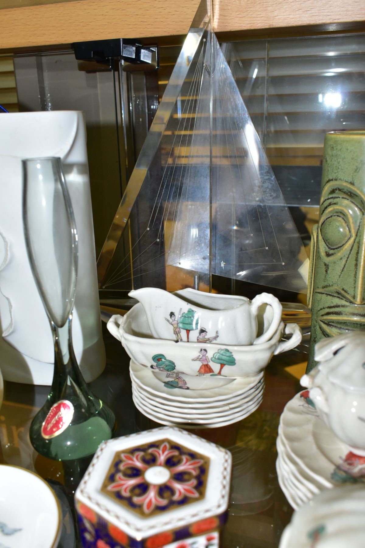 ASSORTED CERAMICS AND GLASSWARE INCLUDING SPODE, WEDGWOOD AND ROYAL CROWN DERBY, a - Image 7 of 14