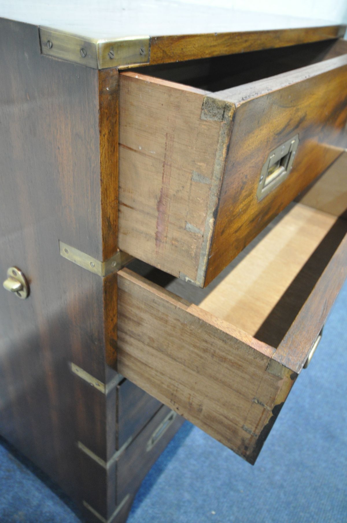 A MAHOGANY CAMPAIGN CHEST OF FOUR DRAWERS, width 60cm x depth 37cm x height 77cm, (condition - - Image 3 of 3