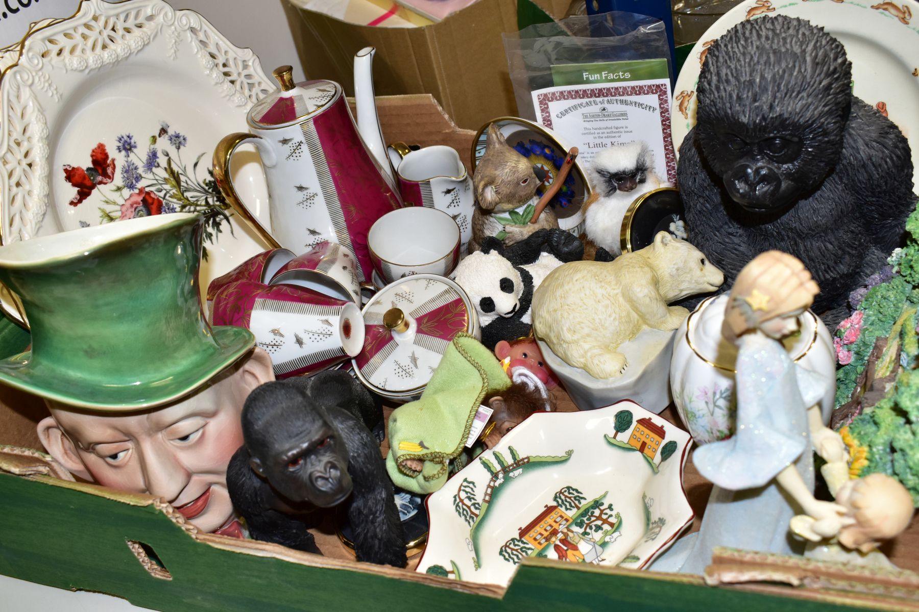 THREE BOXES OF CERAMICS, GLASSWARES AND OTHER DECORATIVE ITEMS, to include a Beswick Micawber - Image 2 of 7