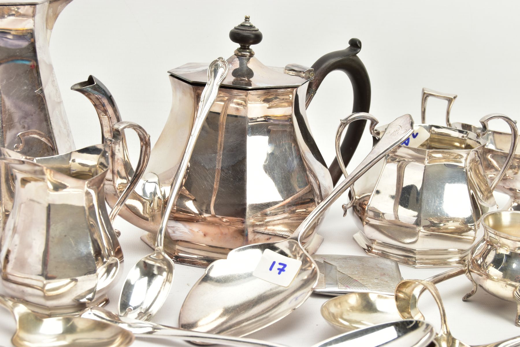 A TEA SERVICE SET AND CUTLERY, to include a silver-plated four piece faceted tea set, together - Bild 3 aus 6