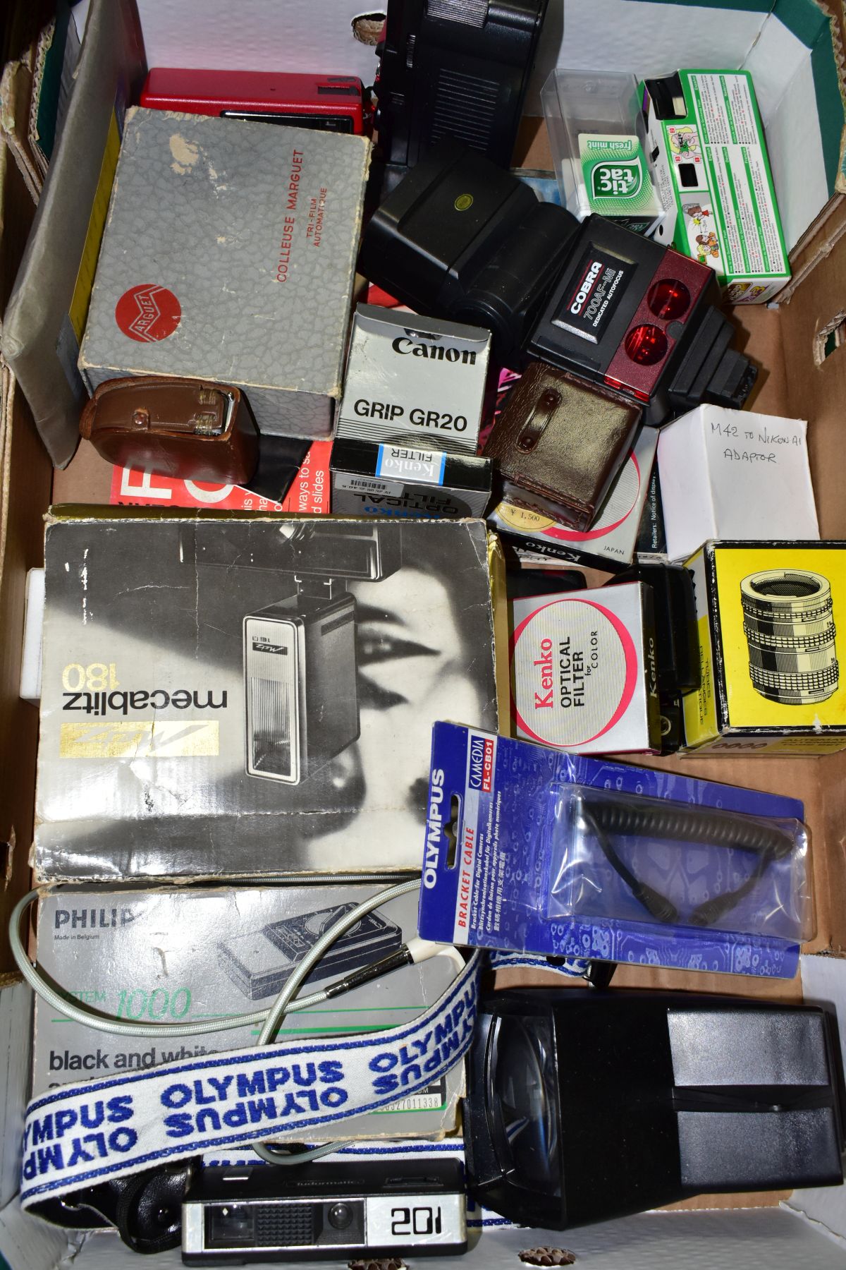 FIVE BOXES AND LOOSE PHOTOGRAPHY EQUIPMENT, including assorted Kodak and other used cameras, empty - Image 4 of 8