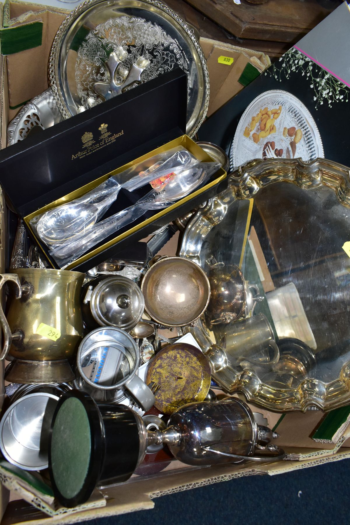 TWO BOXES OF ASSORTED WHITE METAL WARE AND A TWENTY ONE PIECE SYLVAN NURSERY WARE TEA SET, the tea - Bild 4 aus 5