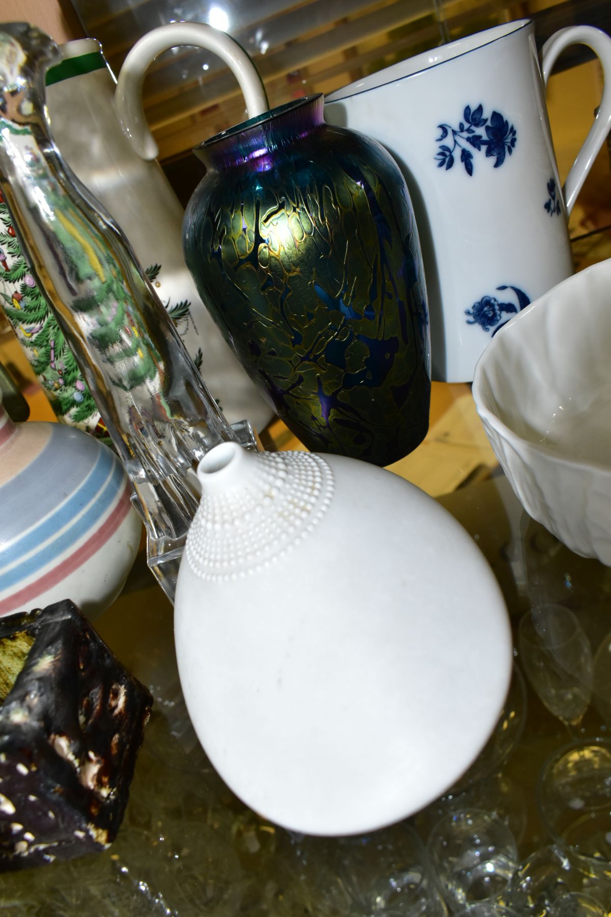ASSORTED CERAMICS AND GLASSWARE INCLUDING SPODE, WEDGWOOD AND ROYAL CROWN DERBY, a - Image 14 of 14