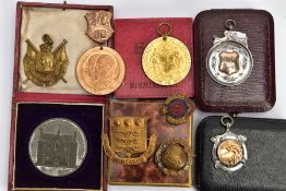 AN ASSORTMENT OF MEDALLIONS AND COINS, to include a silver medallion, signed 'Lozells.s.c snooker