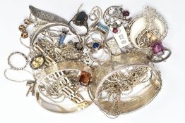 A BAG OF ASSORTED SILVER AND WHITE METAL JEWELLERY, to include a silver hinged bangle decorated with