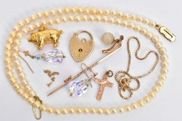 AN ASSORTMENT OF 9CT GOLD AND YELLOW METAL JEWELLERY ITEMS, to include a yellow gold heart