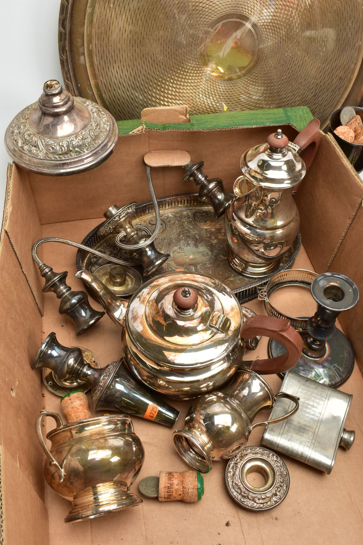 TWO BOXES OF ASSORTED WHITE METAL WARE AND CUTLERY, to include a pair of three branch candle - Bild 2 aus 7