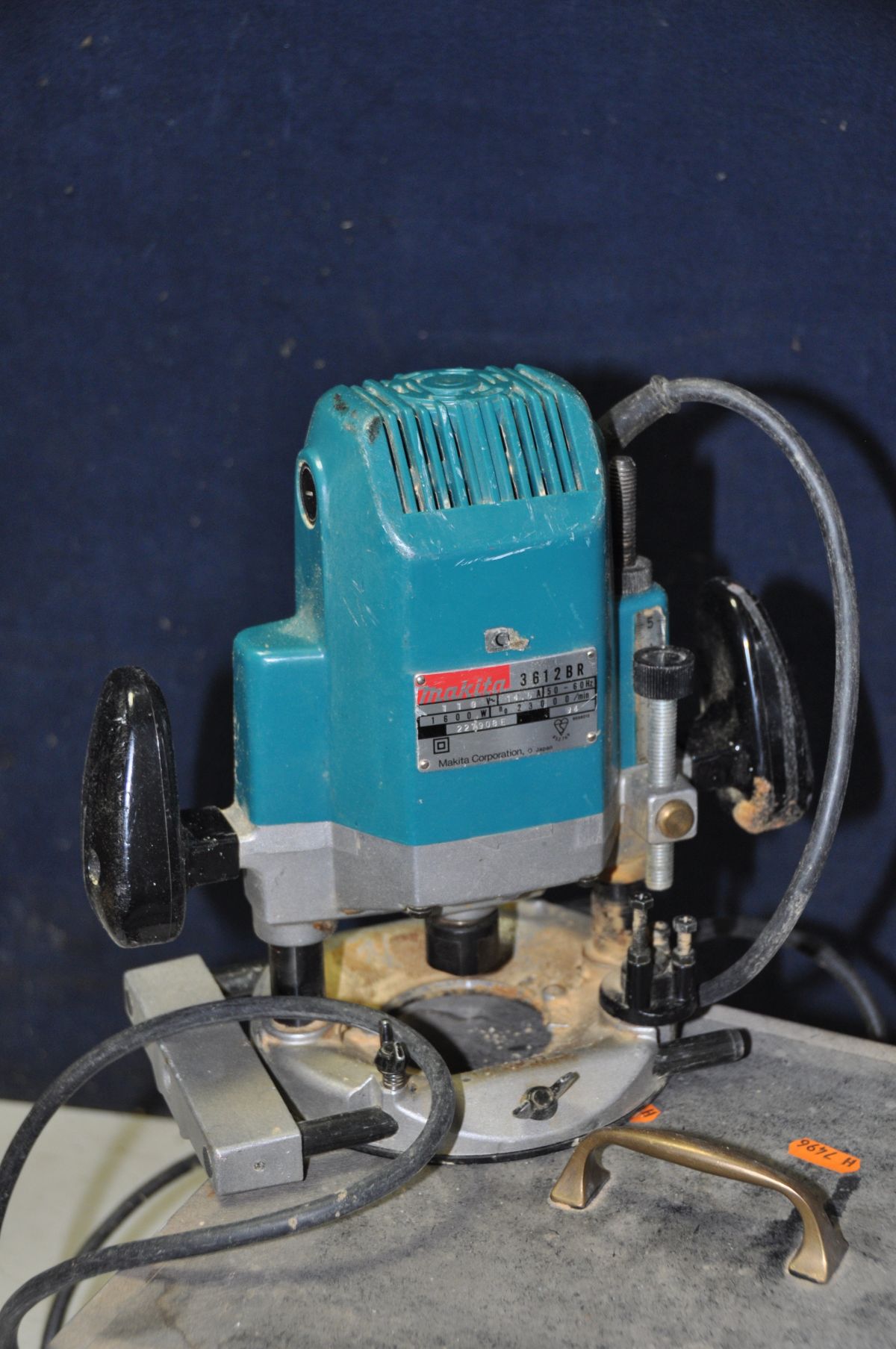 A MAKITA 3612BR PLUNGE ROUTER (UNTESTED due to plug type)