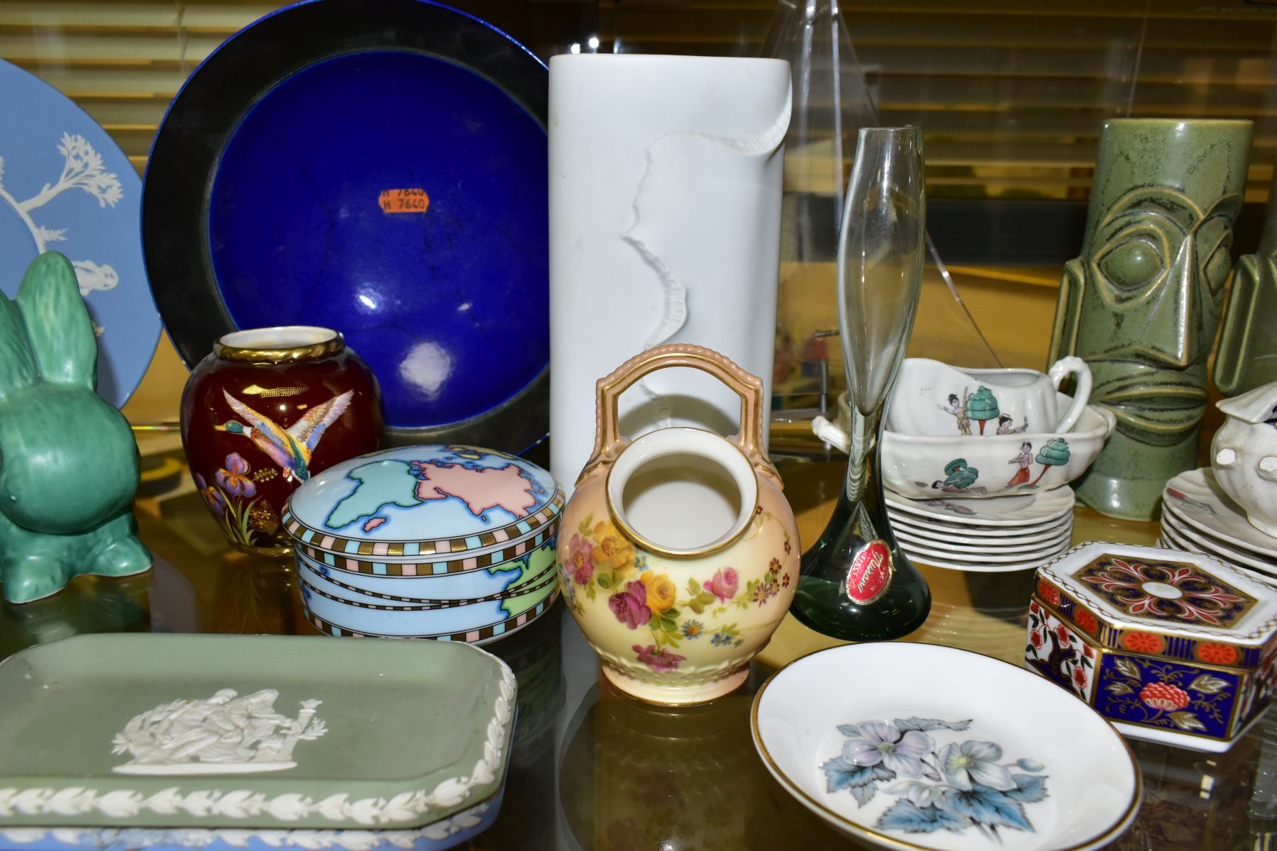 ASSORTED CERAMICS AND GLASSWARE INCLUDING SPODE, WEDGWOOD AND ROYAL CROWN DERBY, a - Image 5 of 14