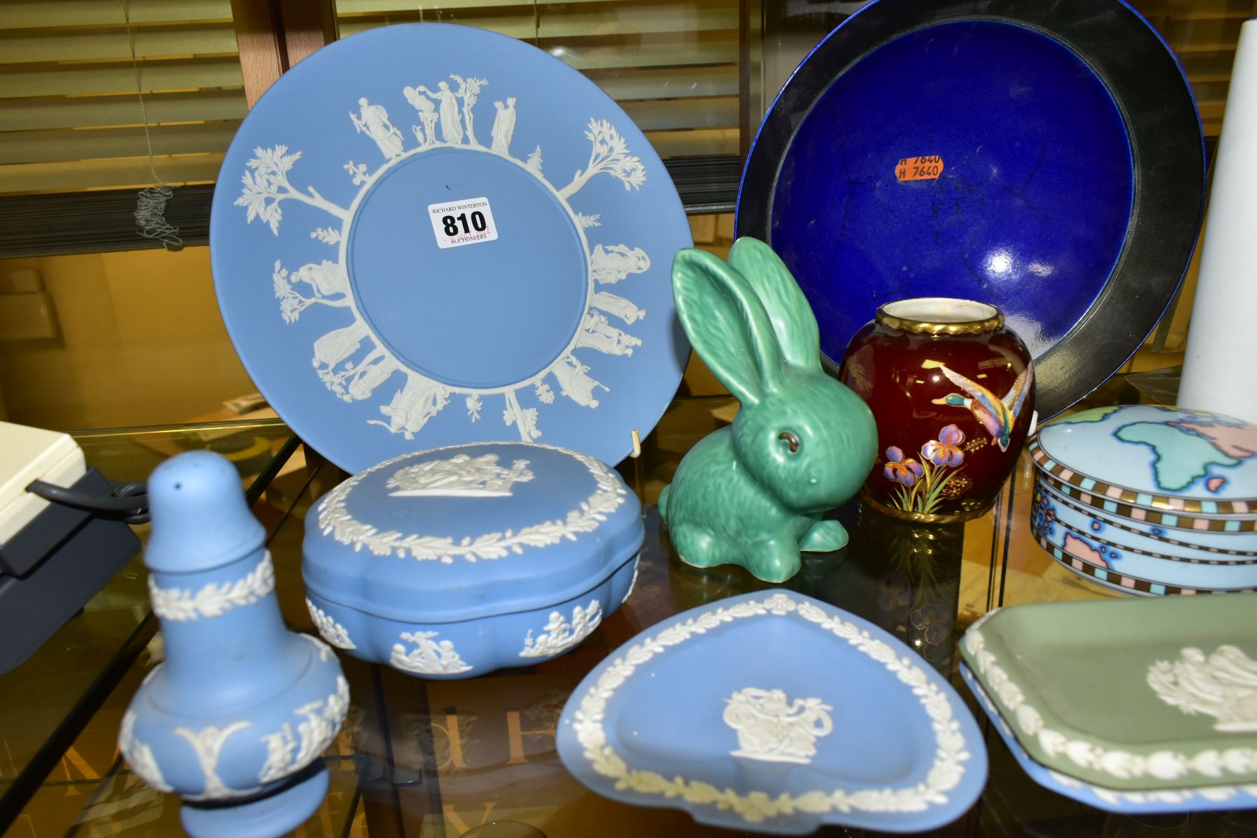 ASSORTED CERAMICS AND GLASSWARE INCLUDING SPODE, WEDGWOOD AND ROYAL CROWN DERBY, a - Image 4 of 14