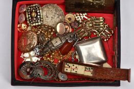 A JEWELLERY BOX CONTAINING VARIOUS ITEMS AND SUNDRIES, to include a yellow metal locket and chain, a
