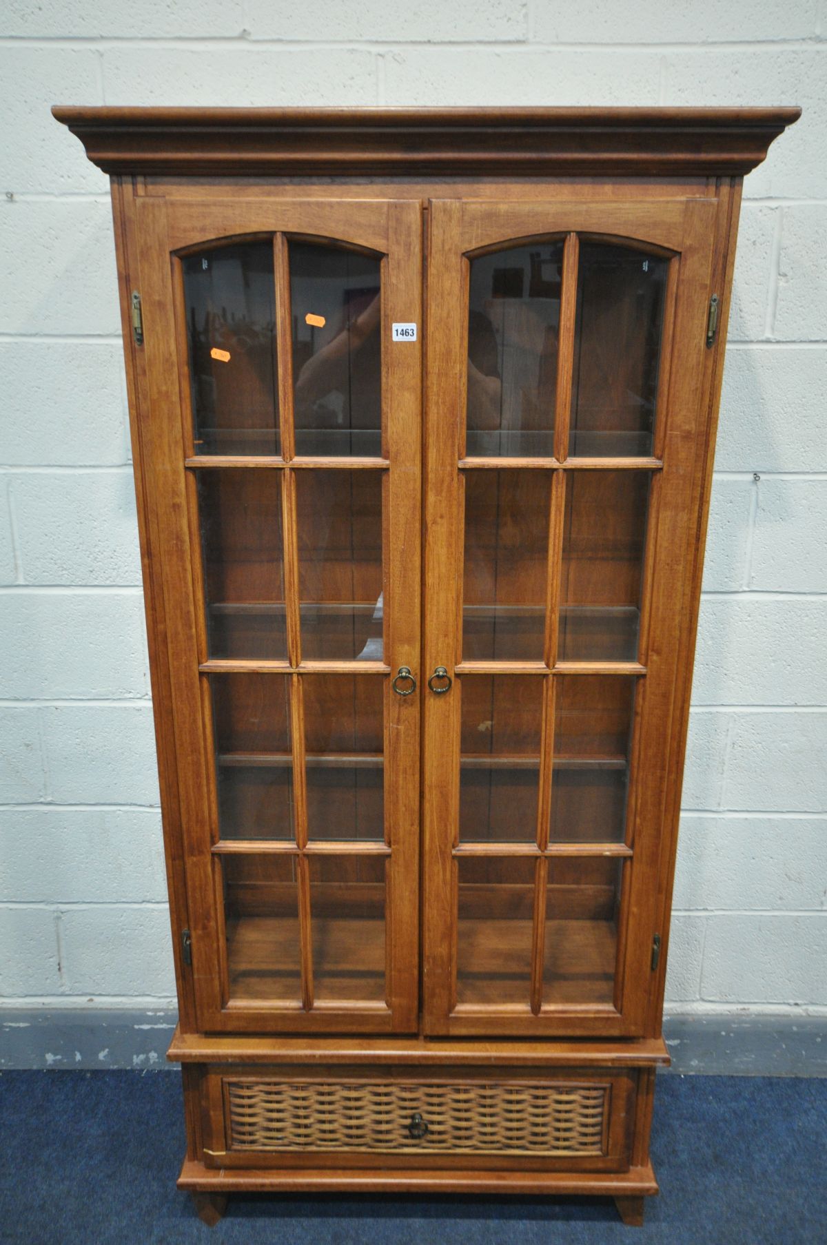 A CHERRYWOOD TWO DOOR DISPLAY CABINET, enclosing three glass shelves, width 91cm x depth 41cm x - Image 2 of 2