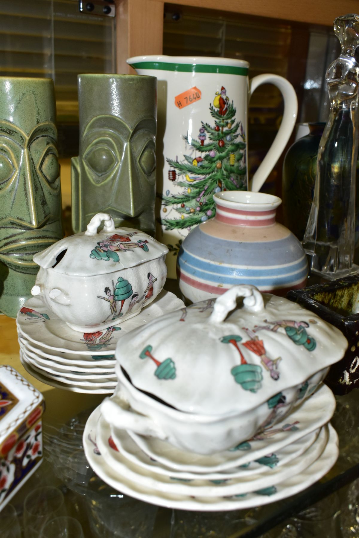 ASSORTED CERAMICS AND GLASSWARE INCLUDING SPODE, WEDGWOOD AND ROYAL CROWN DERBY, a - Image 8 of 14