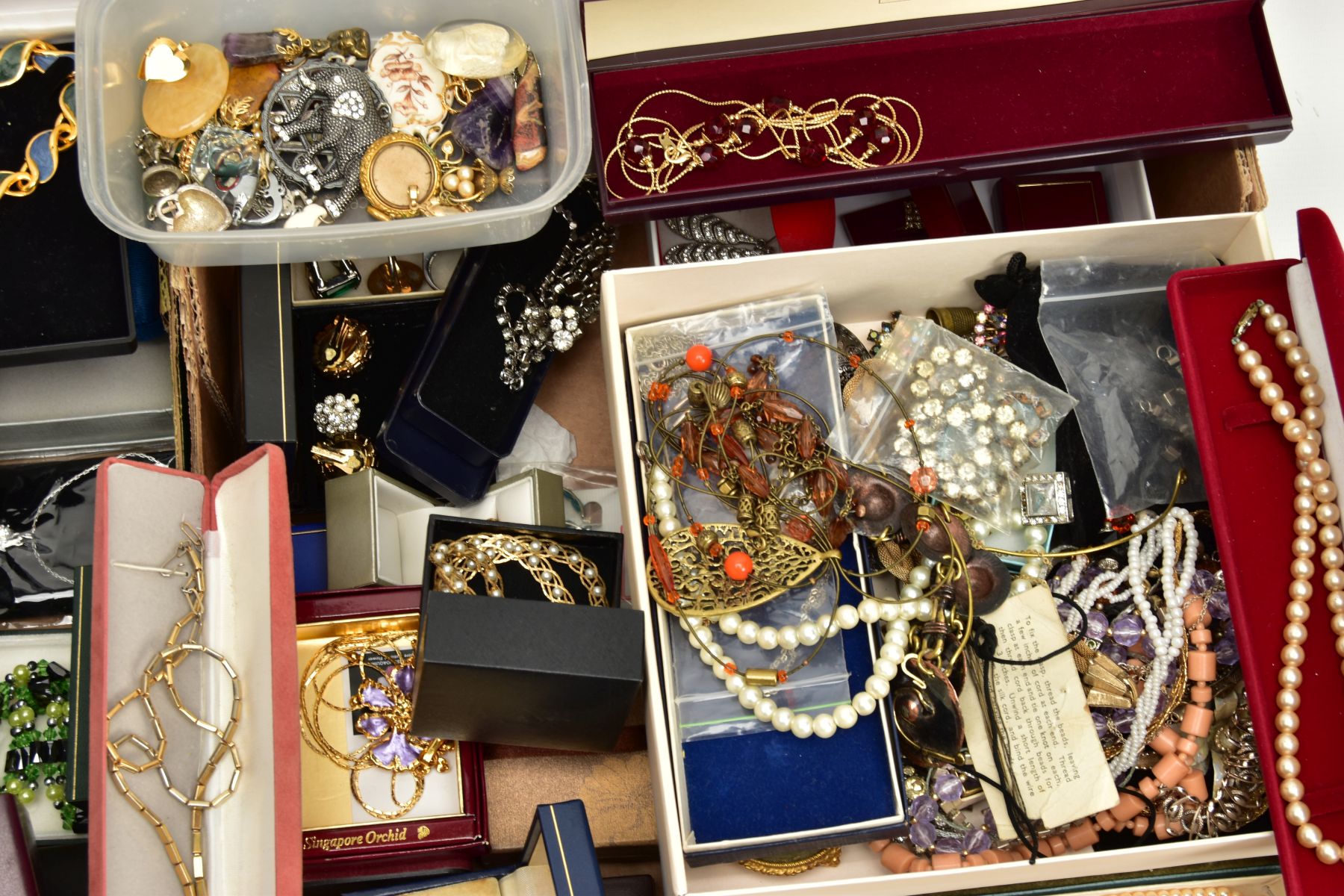 TWO BOXES OF ASSORTED COSTUME JEWELLERY, to include various beaded necklaces, bracelets, earrings, - Image 3 of 5