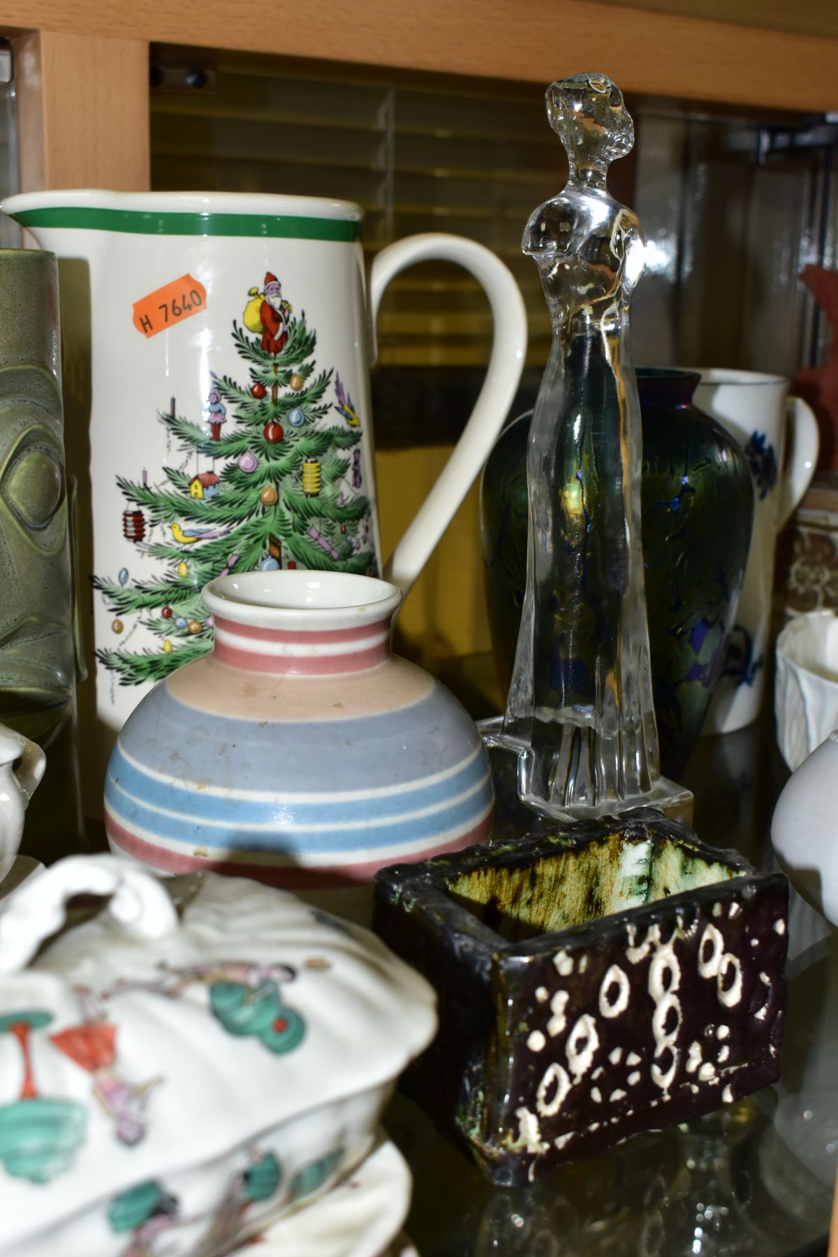 ASSORTED CERAMICS AND GLASSWARE INCLUDING SPODE, WEDGWOOD AND ROYAL CROWN DERBY, a - Image 9 of 14