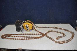 A NAVY MORRIS 190 SERIES 1 TONNE HOIST with chain and hook (tape measure picture to indicate chain