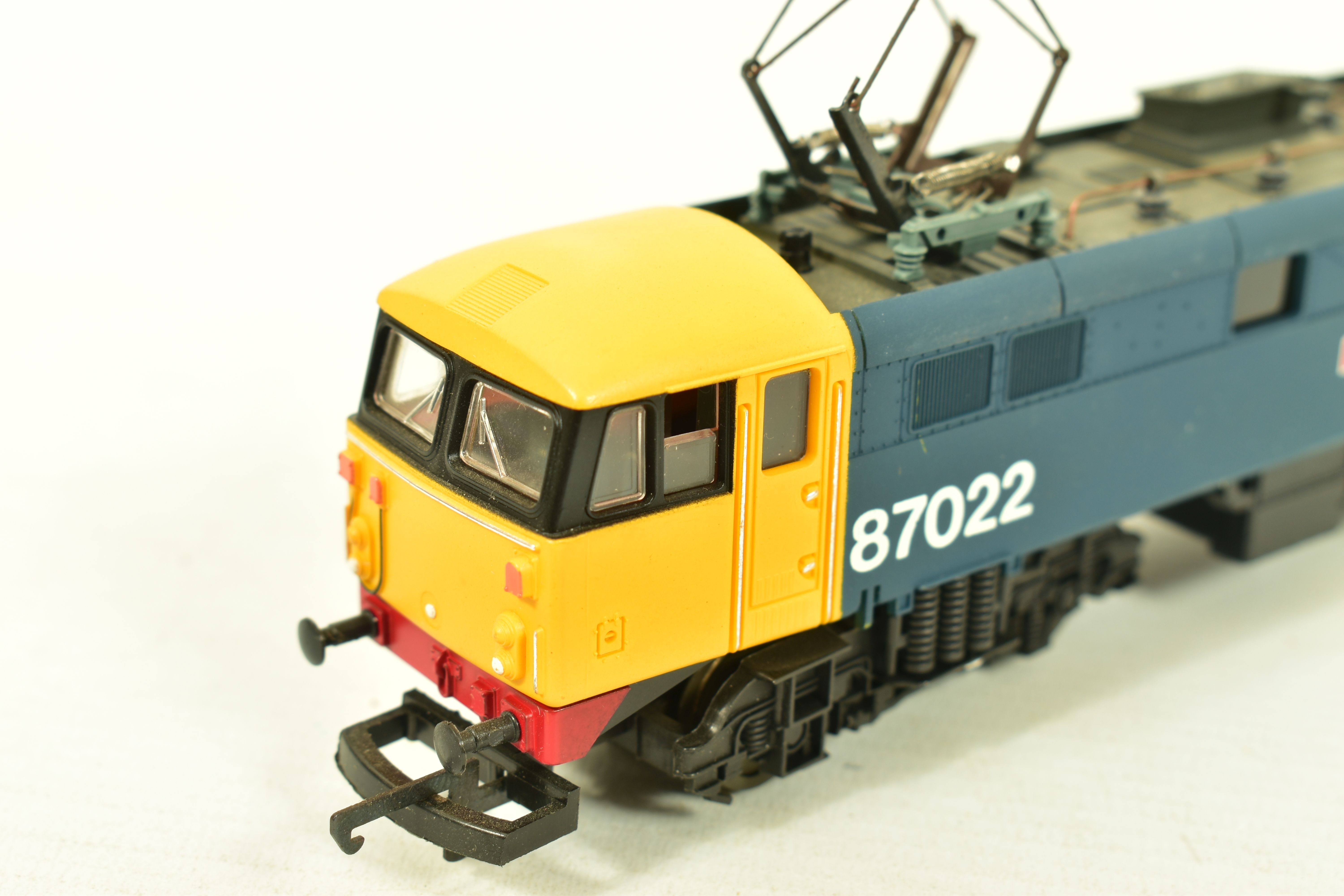 FIVE BOXED LIMA OO GAUGE CLASS 87 LOCOMOTIVES, 'City of Birmingham' No.87 009 (L205195), 'Lord - Image 4 of 17