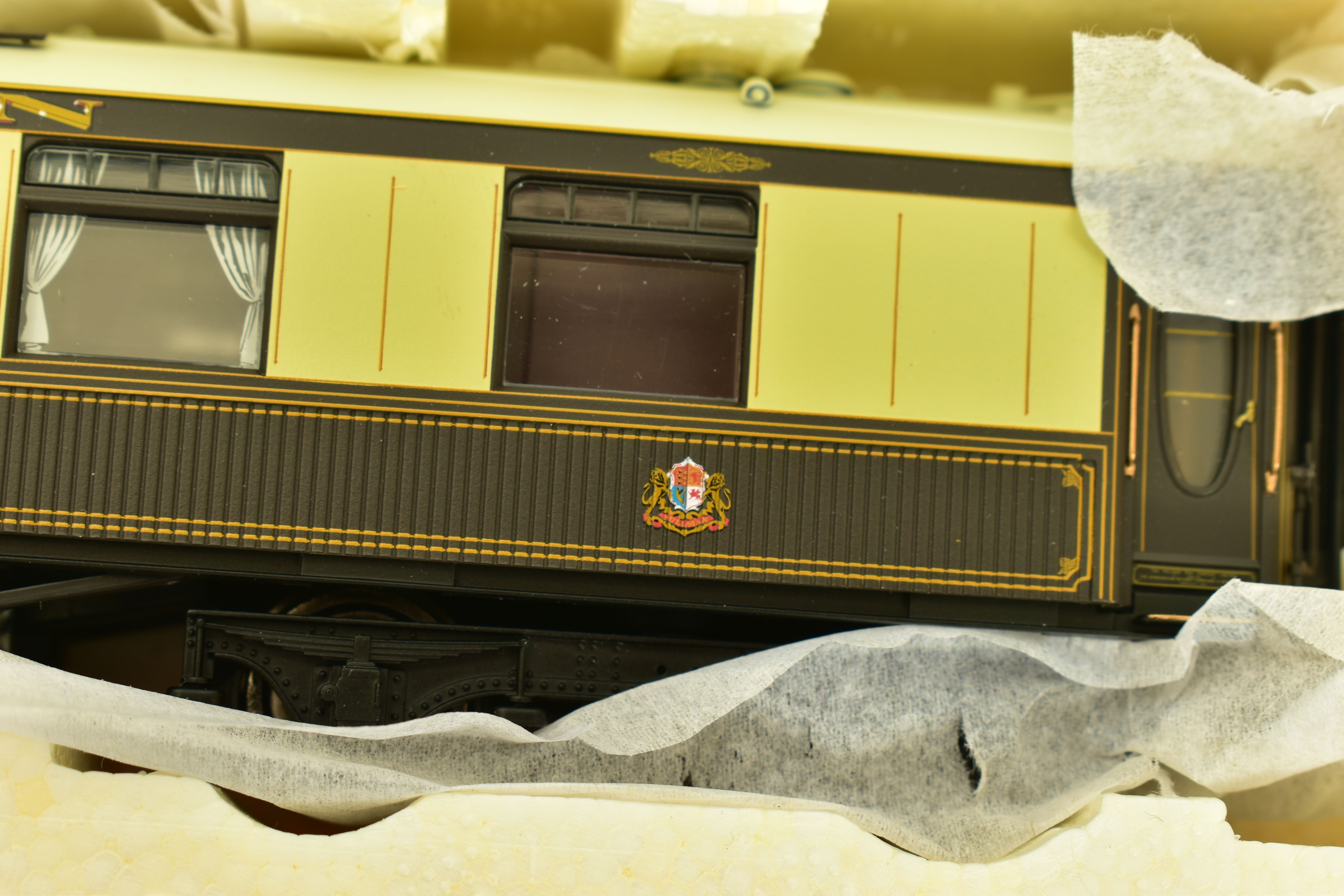 A BOXED HORNBY RAILWAYS OO GAUGE DEVON BELLE LIMITED EDITION GREAT BRITISH TRAIN PACK, No.R2568, - Image 5 of 18