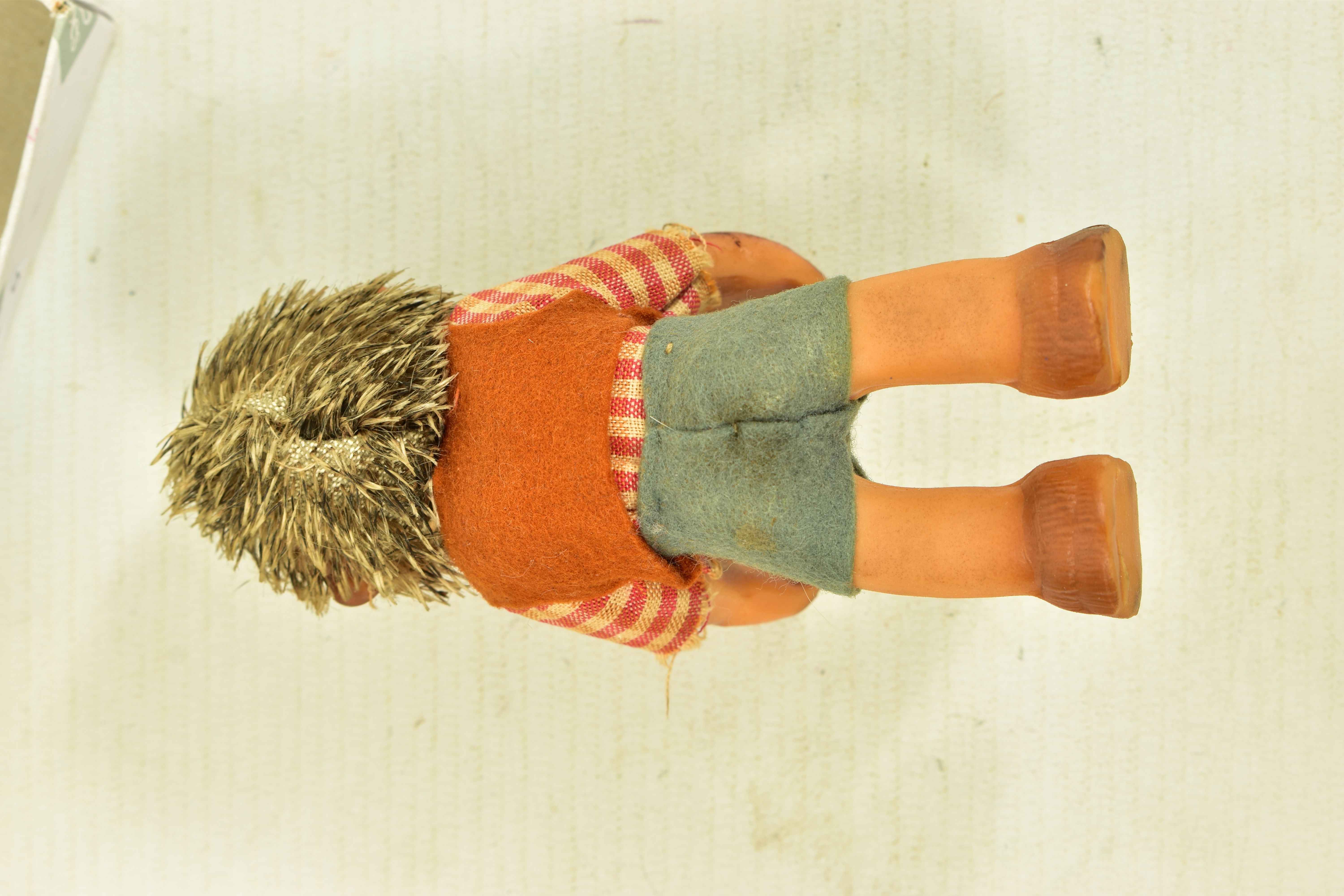 A PAIR OF VINTAGE STEIFF MUCKI AND MACKI HEDGEHOG FIGURES, both with swing tags, both appear - Image 3 of 5