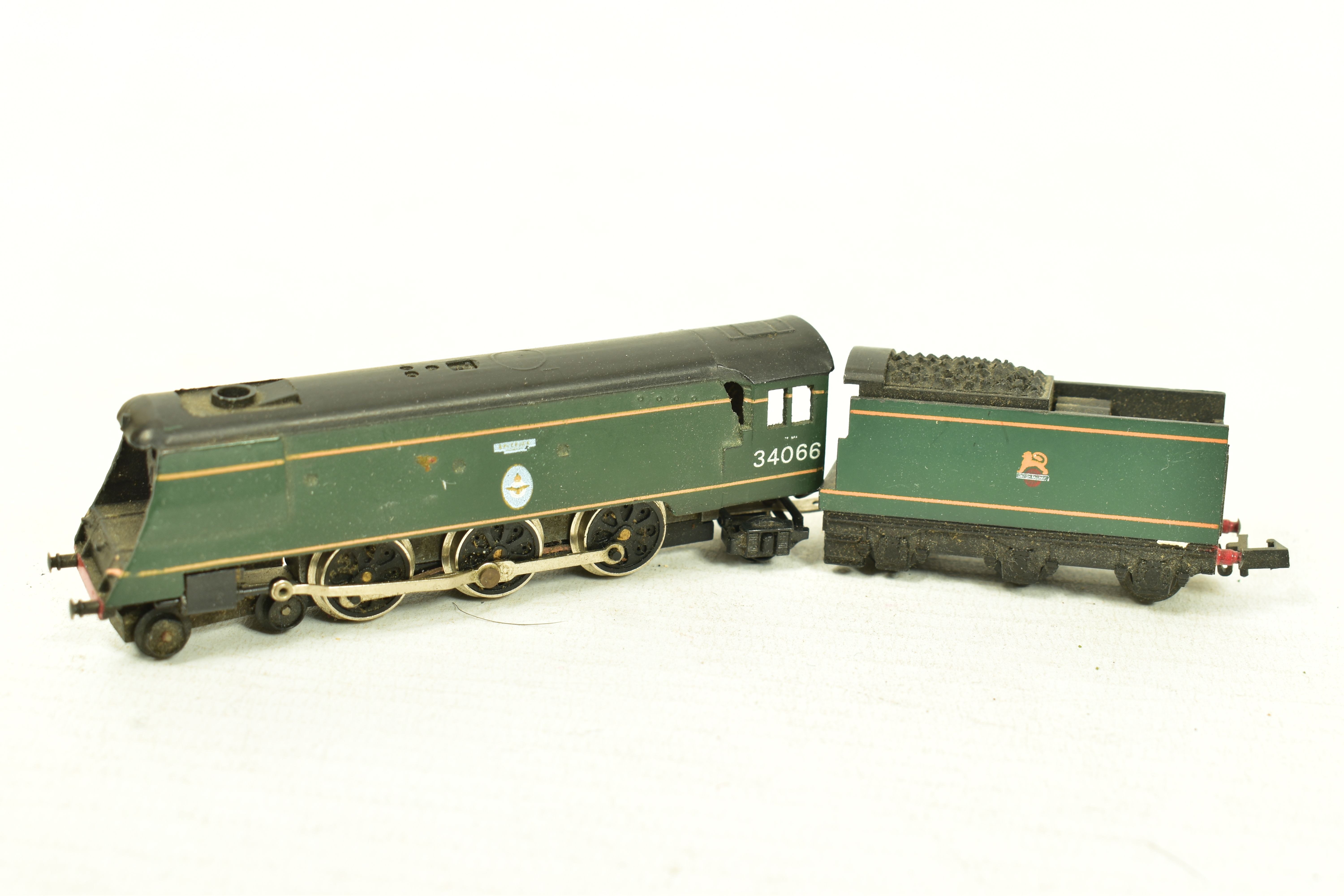 THREE UNBOXED N GAUGE LOCOMOTIVES, Minitrix class 9F No.92018 (N207/12058), class 2MT No.46400 ( - Image 6 of 7