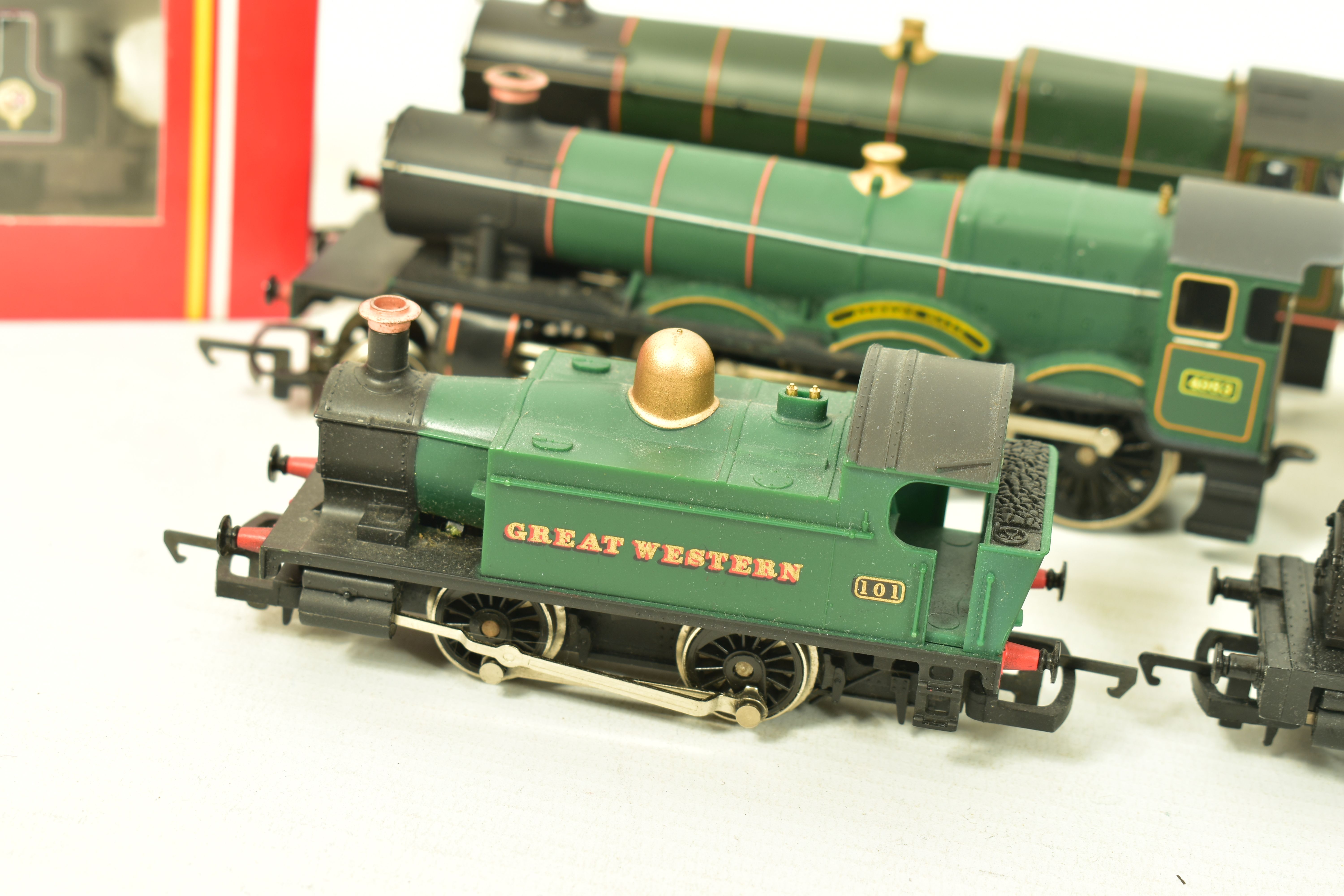 A QUANTITY OF BOXED AND UNBOXED HORNBY RAILWAYS OO GAUGE LOCOMOTIVES, to include unboxed King - Image 3 of 11