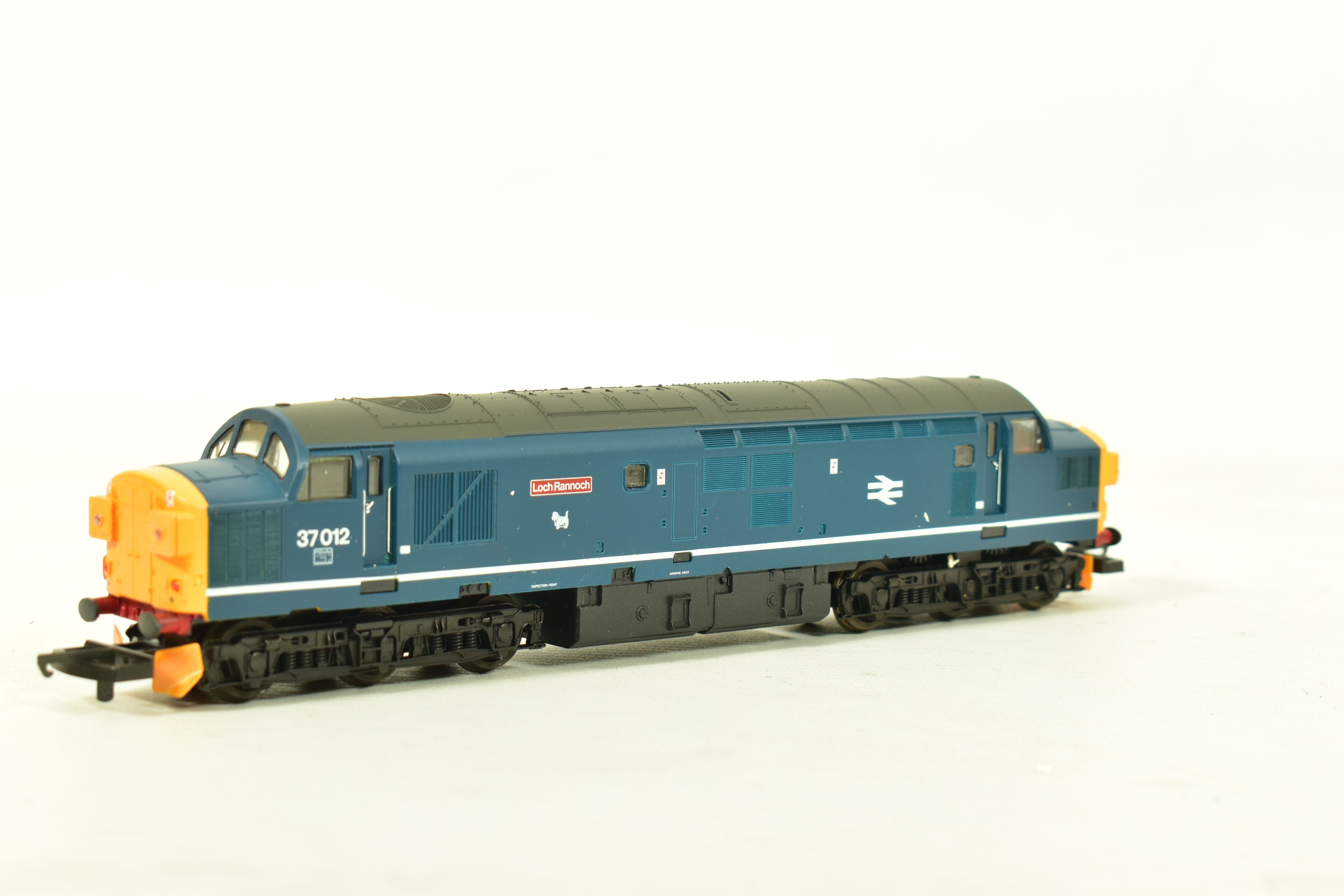 FOUR BOXED LIMA OO GAUGE LOCOMOTIVES, class 33 No.33 025 (L205115), class 37 'Loch Rannoch' No.37 - Image 7 of 11