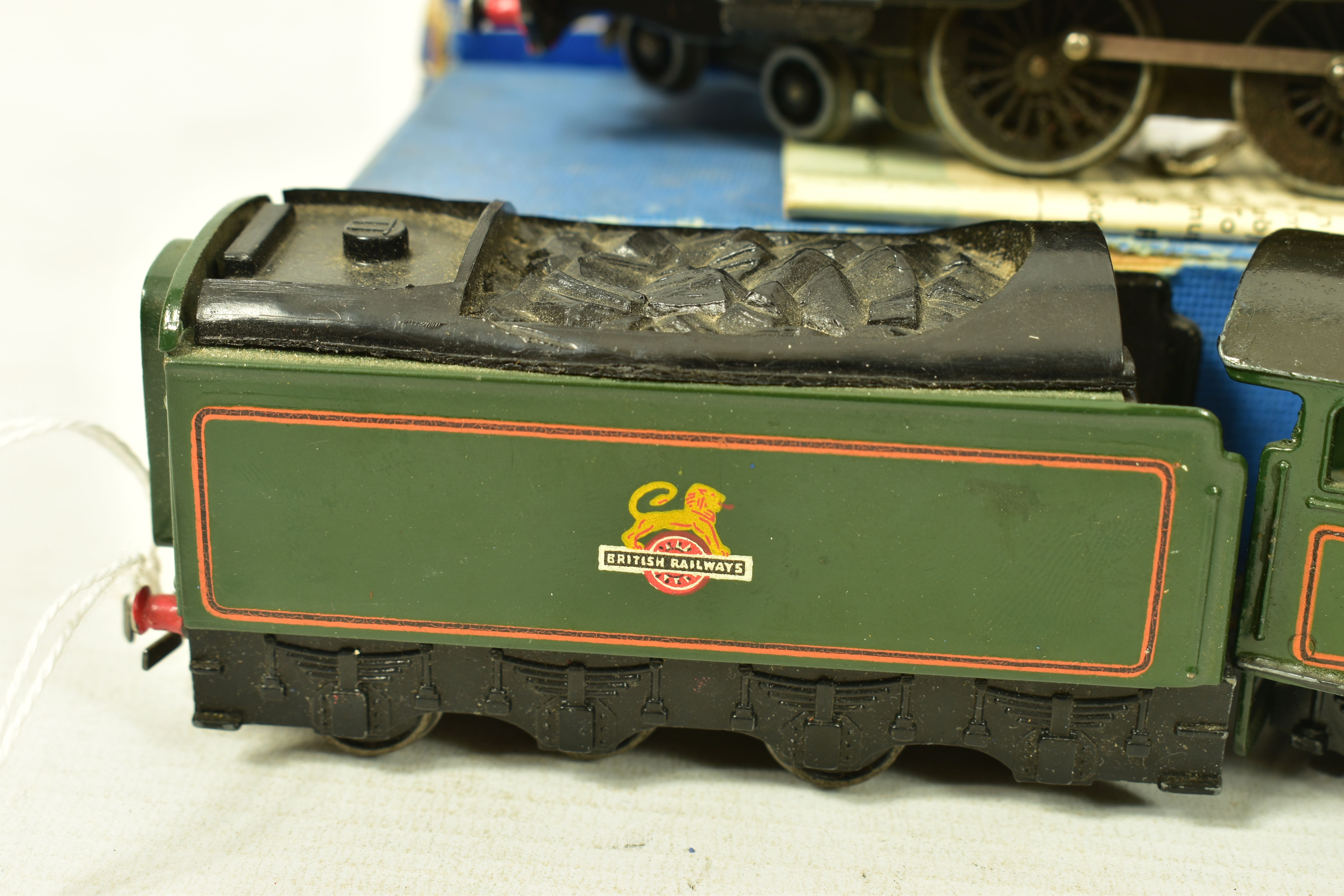 TWO BOXED HORNBY DUBLO LOCOMOTIVES, A4 class 'Silver King' No.60016, B.R. lined gloss green - Image 3 of 5